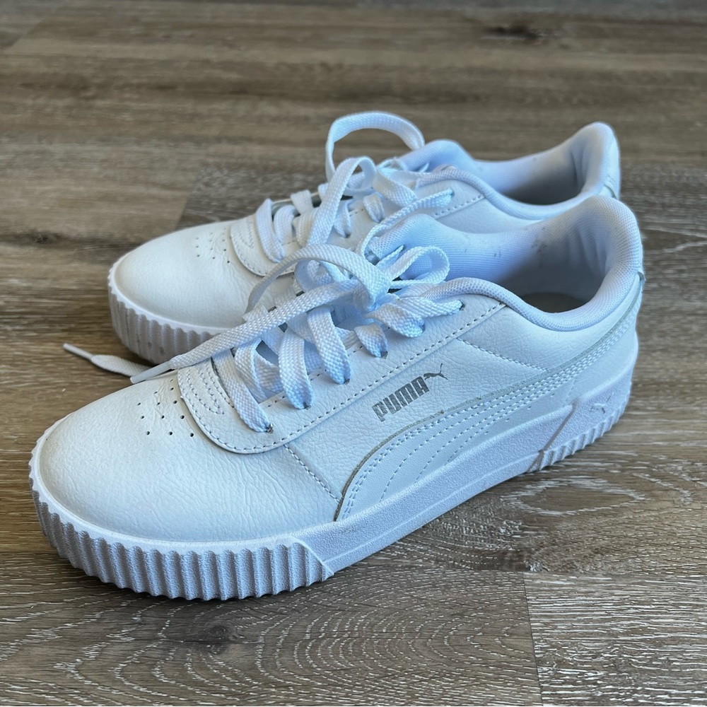 PUMA Carina 2.0 sneakers Size 8 White
